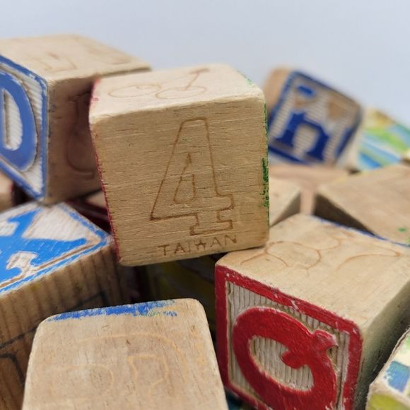 Vintage Taiwan Wooden Building Blocks 40 pc - Picture 3 of 12